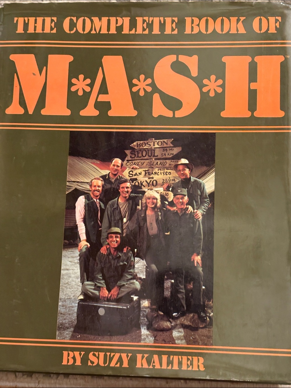 M*A*S*H The Complete Book - Olive Green Edition
